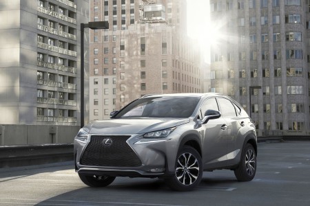 Der Lexus NX tritt im Segment der kompakten Premium SUVs gegen eine starke Konkurrenz an..